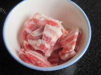 家常菜芹菜回锅肉做法图解1)