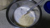 清香青椒洋葱鸡蛋饼做法图解1)