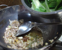 美味营养的肉丝炒油菜做法图解7)