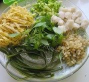 好吃的鸡丝馄饨做法图解2)