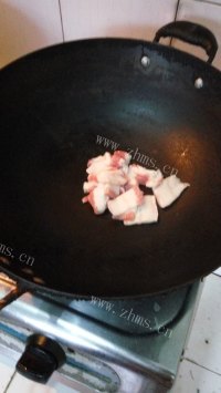 好吃的芹菜炒肉做法图解3)