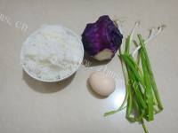美味的鸡蛋紫甘蓝炒饭做法图解1)