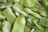 东北菜红烧肉炖豆角做法图解2)