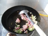 家常菜肉末烧茄子做法图解7)