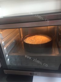 口感丰富的黄桃慕斯蛋糕做法图解5)
