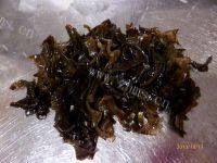 美味的黑木耳炒大白菜梗做法图解3)