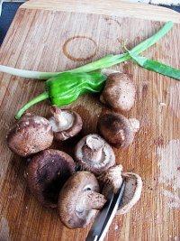 家常菜香菇山药炒肉片做法图解3)