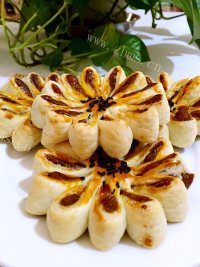 自制枣泥菊花酥做法图解18)