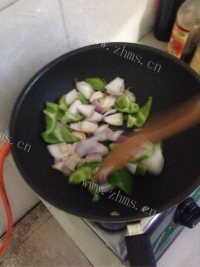 美味的炒鱿鱼做法图解7)