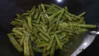 美味的干煸豆角（低油版）做法图解7)