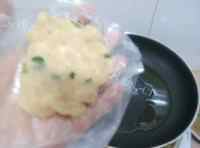 脆脆的薯仔猪肉饼做法图解9)