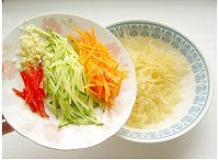 家常菜凉拌鹿角菜做法图解4)