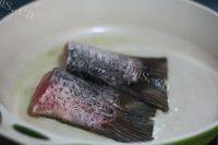 色泽不错的豆腐鱼汤做法图解2)