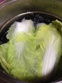 美味的酸辣白菜做法图解2)