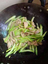 家常菜西芹炒肉片