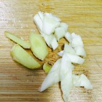 美味营养的炖豆角做法图解4)
