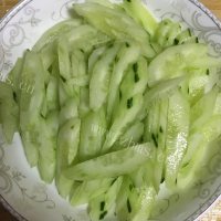 珍馐美味的黄瓜炒鸡蛋做法图解2)