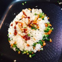 美味的杂菜炒饭做法图解10)