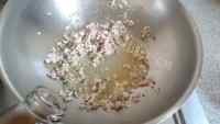 色香味浓的肉末酸豆角粉条做法图解4)