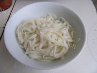 好吃的榨菜肉丝面做法图解5)