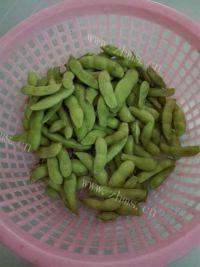 下酒菜盐水毛豆做法图解2)
