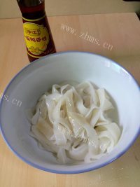 美味的凉皮做法图解15)