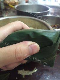 美味的鲜肉粽做法图解8)