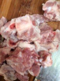 喷香的土豆焖鸡块做法图解1)