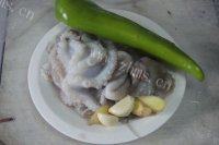口感丰富的青椒炒章鱼做法图解1)
