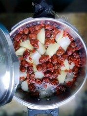美味的银耳雪梨糖水做法图解4)