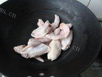 好吃的土豆焖鸡翅做法图解3)