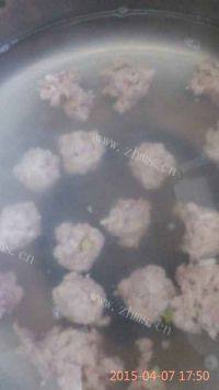 家常菜小白菜肉丸汤做法图解4)