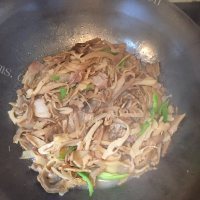 好吃的笋干炒肉做法图解7)