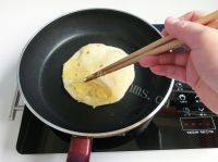 美味的鸡蛋灌饼做法图解9)
