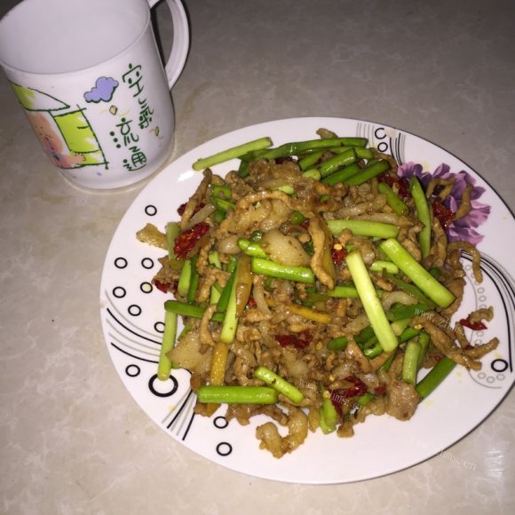 回味无穷的蒜苔炒肉丝