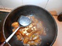 味道不错的红烧茄子做法图解11)