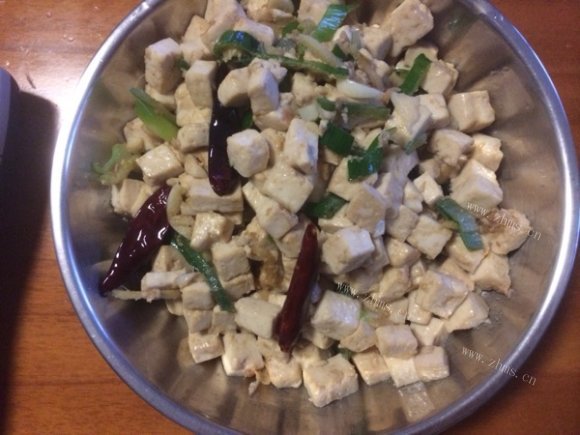 玉盘珍馐的葱香豆腐
