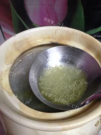 美味的骨汤冬瓜丸子煲做法图解9)