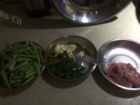 家常菜四季豆烧肉做法图解1)
