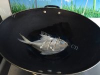 美味的油葱鲳鱼做法图解5)