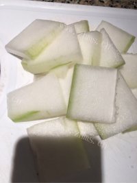 美味的冬瓜排骨汤做法图解5)