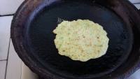 自制青菜鸡蛋饼做法图解7)
