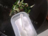 家常菜香菇白菜做法图解7)