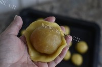 自制广式椰蓉月饼做法图解10)