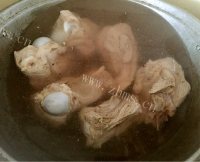 美味的剔骨肉蘸酱做法图解5)