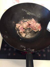 家常菜蒜苔炒肉做法图解3)