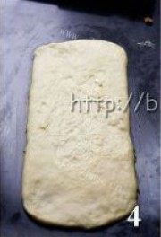 毛毛虫肉松面包做法图解4)