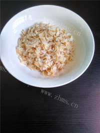 香喷喷的砂锅豆干焖肉做法图解6)