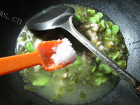 好吃的雪菜虾仁蚕豆羹做法图解7)