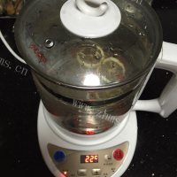 美味佳肴般的柠檬玫瑰花茶做法图解4)